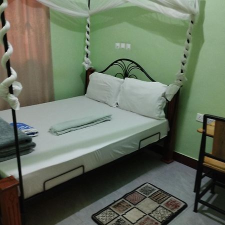 Lake Eyasi Safari Motel Mangola Zewnętrze zdjęcie